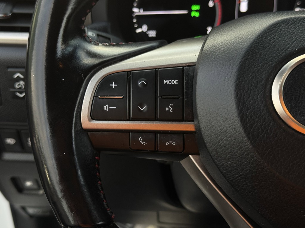 2020 Lexus GX Image 18
