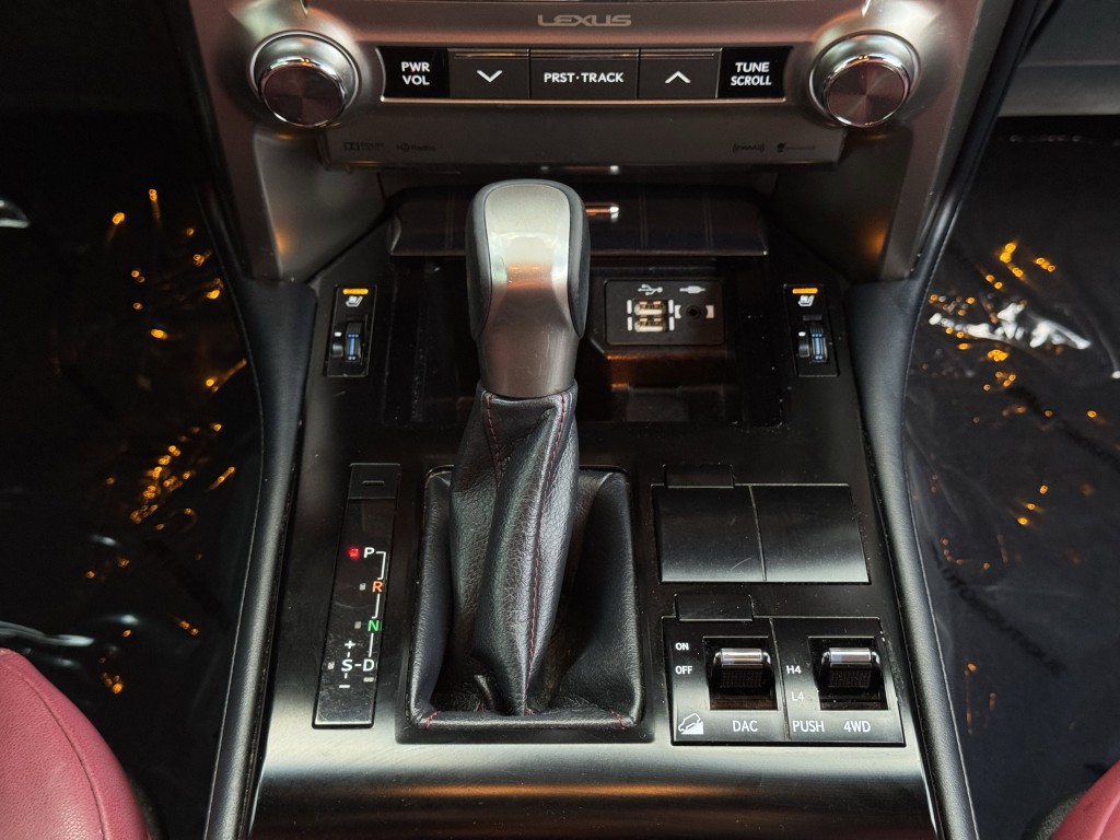 2020 Lexus GX Image 23