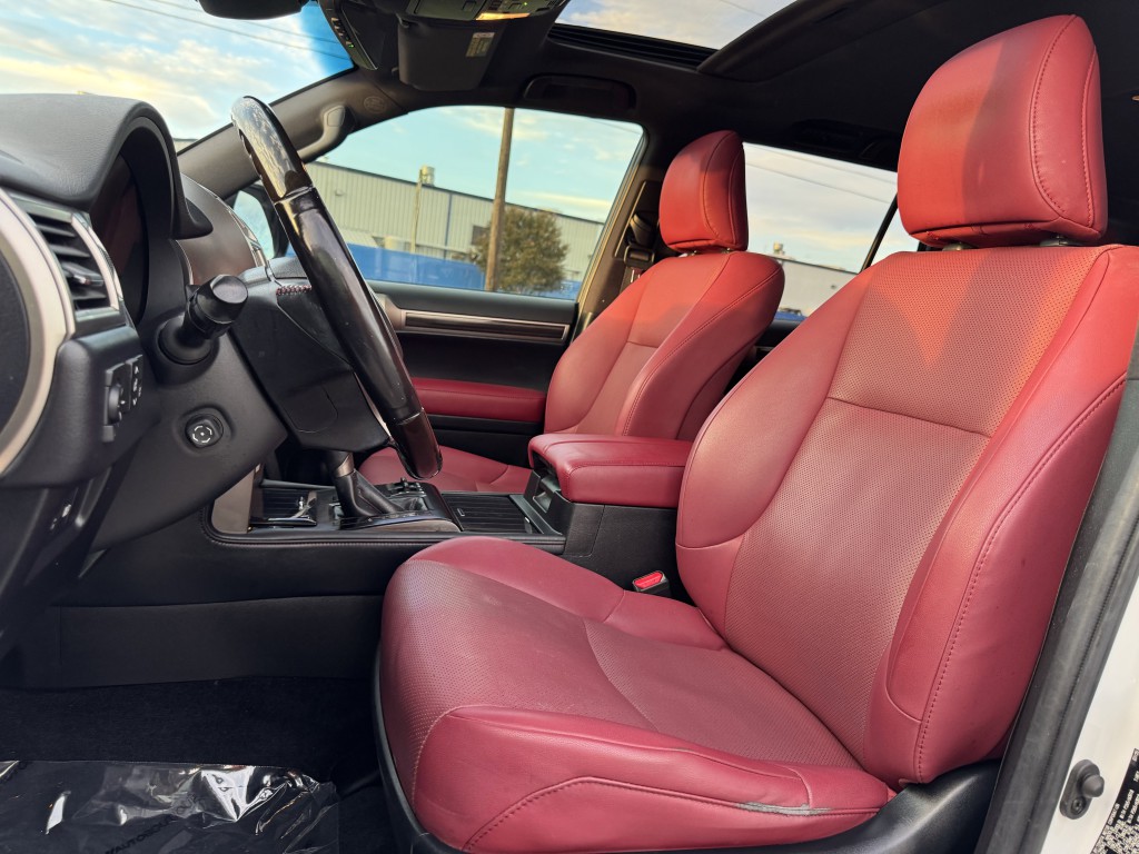 2020 Lexus GX Image 25