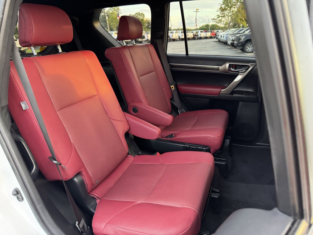 2020 Lexus GX Image 27