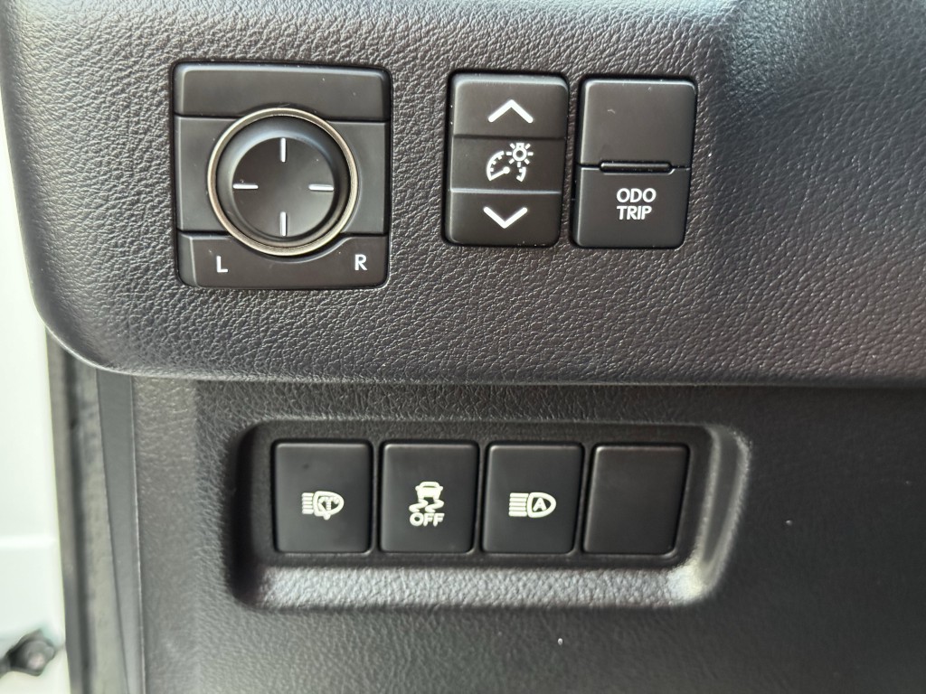 2020 Lexus GX Image 32