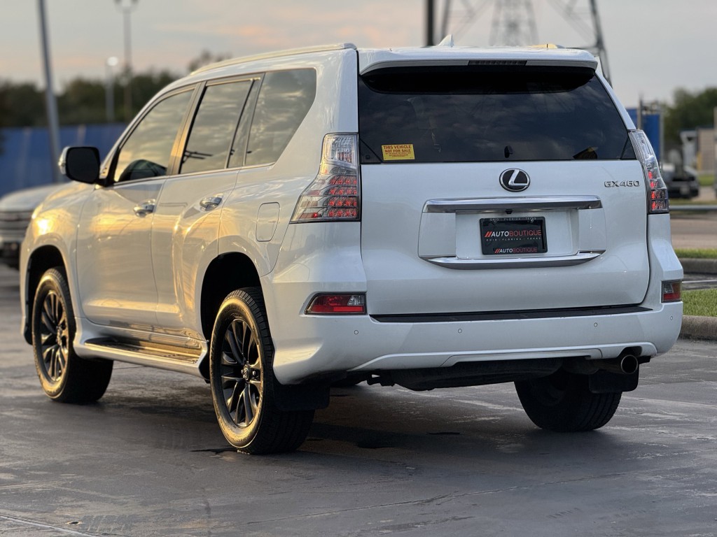 2020 Lexus GX Image 10