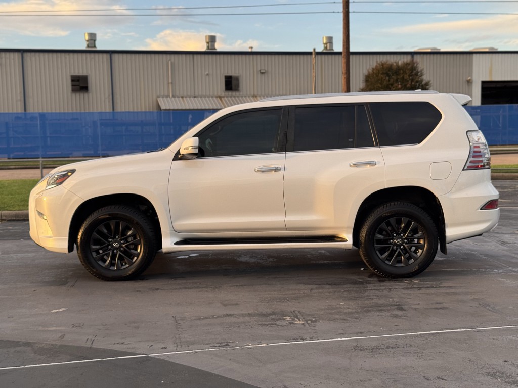 2020 Lexus GX Image 12