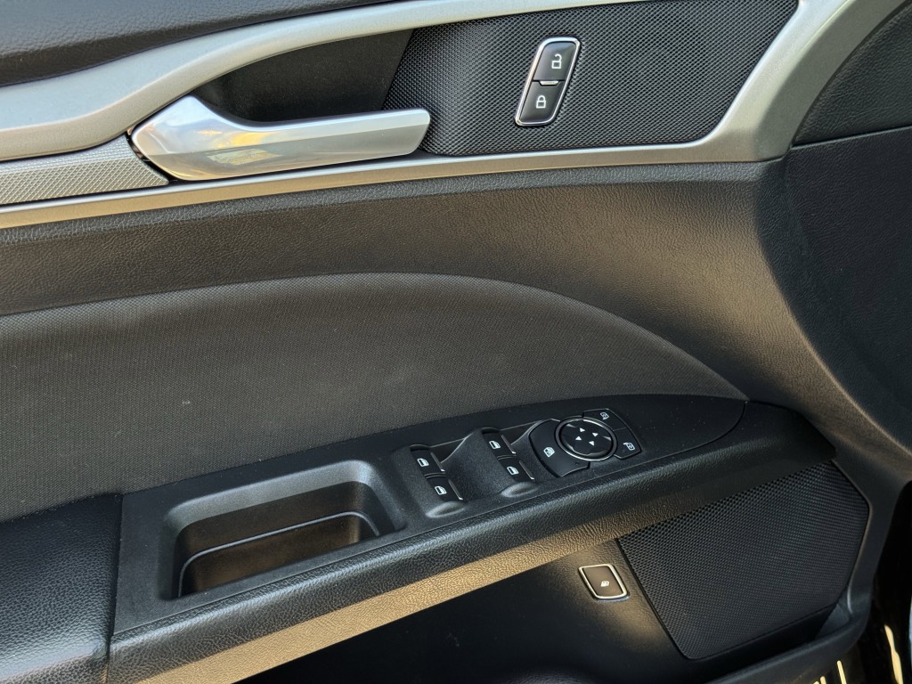 2019 Ford Fusion Image 23