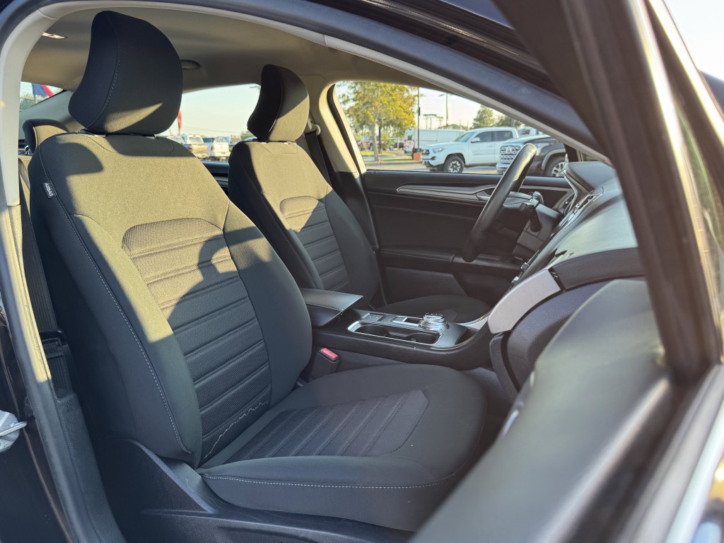 2019 Ford Fusion Image 25