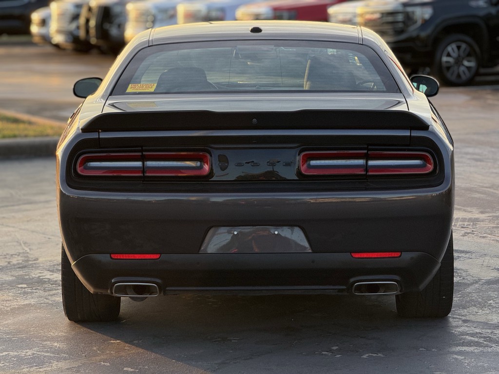 2022 Dodge Challenger Image 8