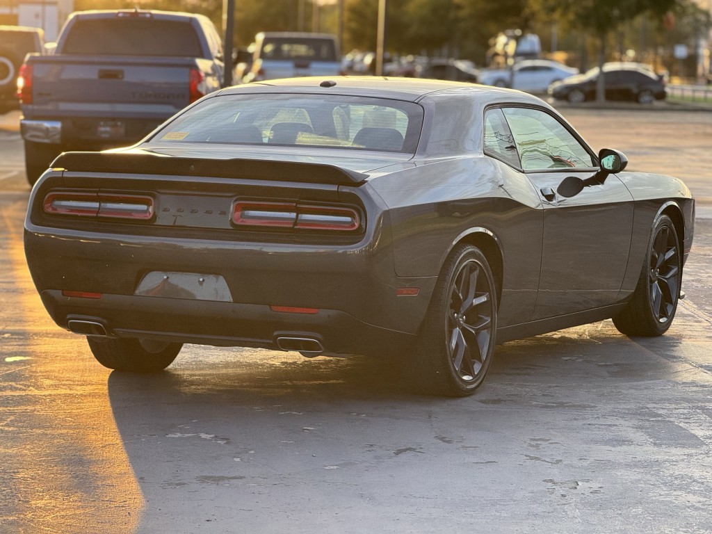 2022 Dodge Challenger Image 10