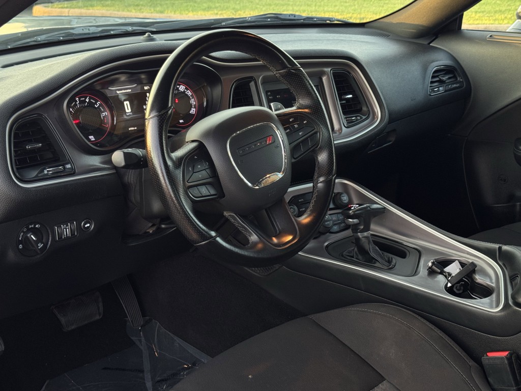 2022 Dodge Challenger Image 12