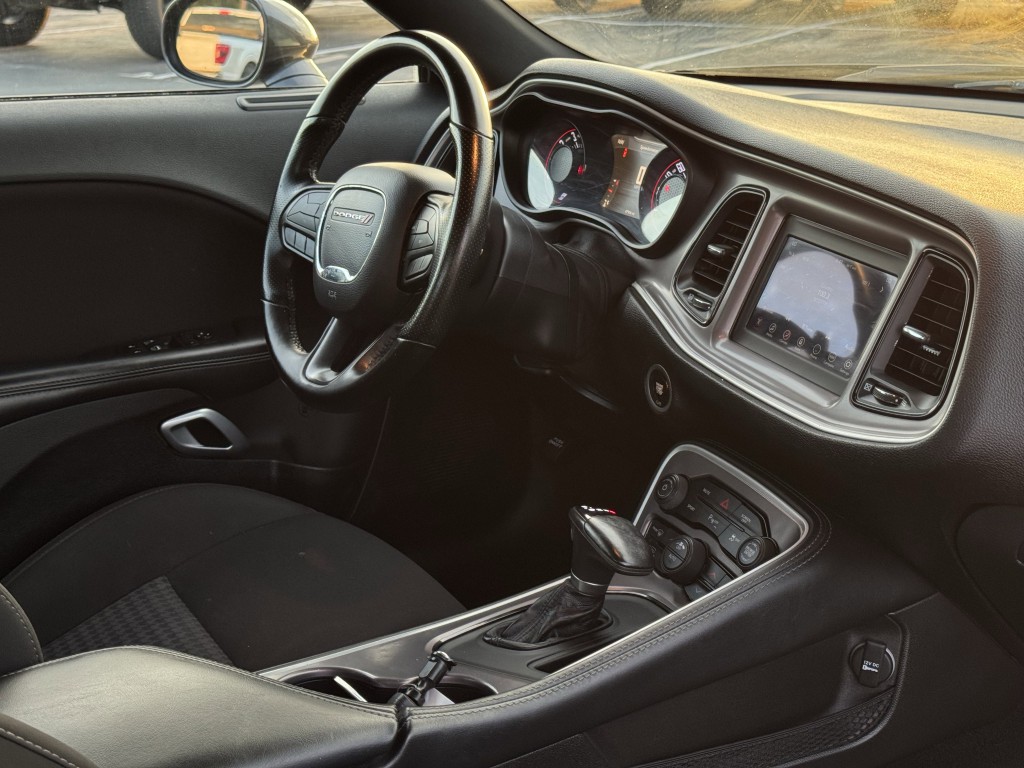 2022 Dodge Challenger Image 13