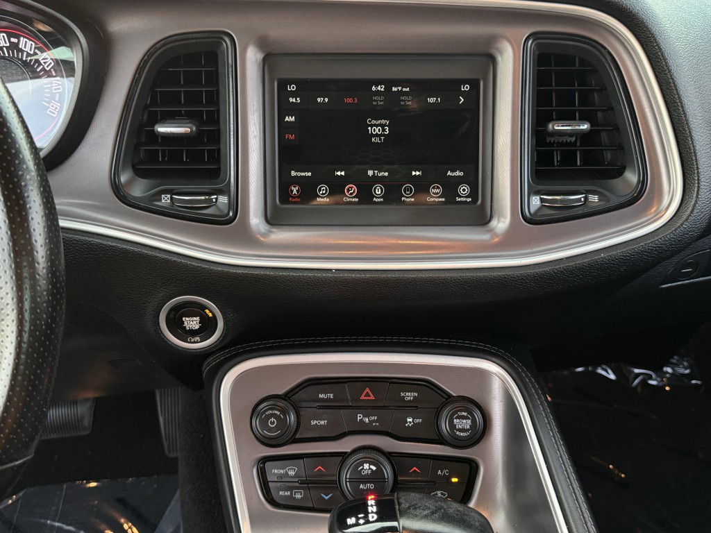 2022 Dodge Challenger Image 17