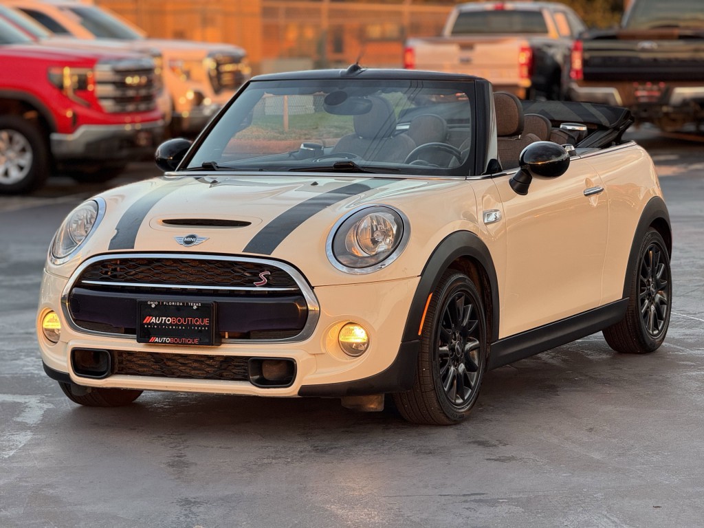 2017 MINI Cooper Image 5