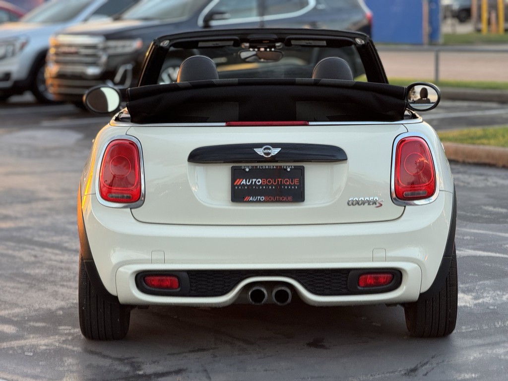 2017 MINI Cooper Image 8