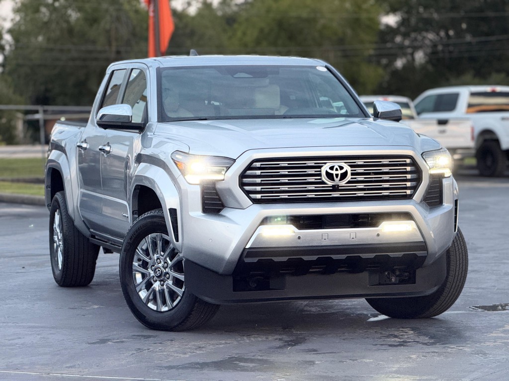 2024 Toyota Tacoma Image 3