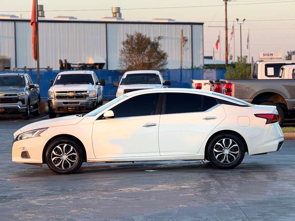 2019 Nissan Altima Image 11