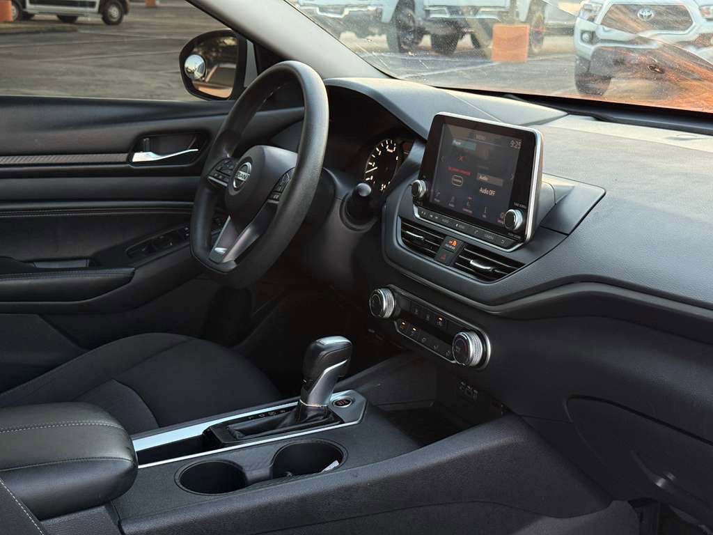 2019 Nissan Altima Image 13