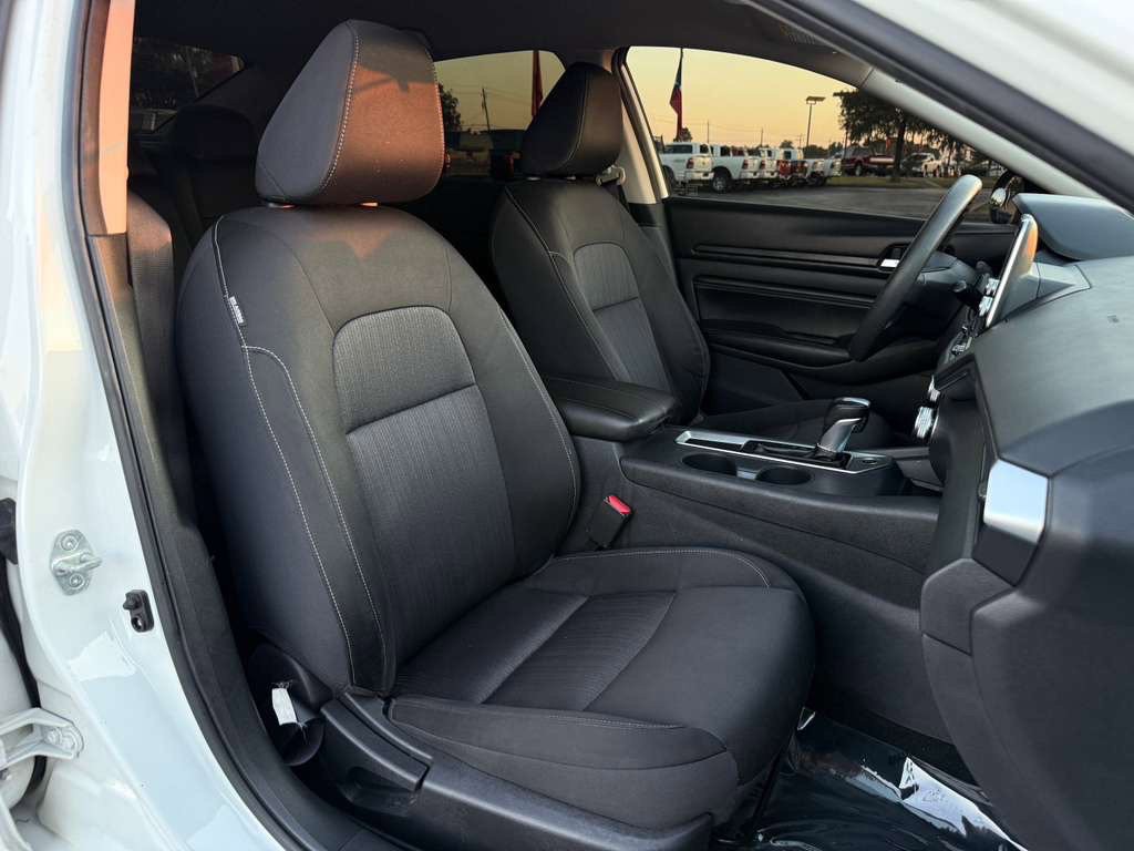 2019 Nissan Altima Image 24
