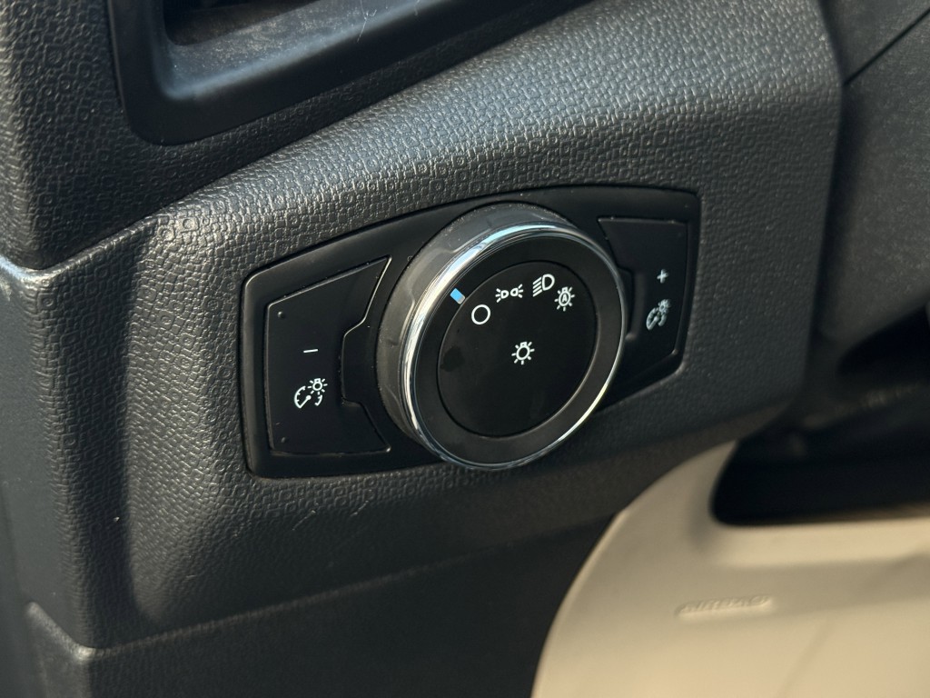 2021 Ford Econoline Image 24