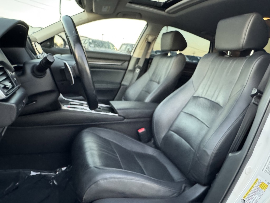 2019 Honda Accord Image 25