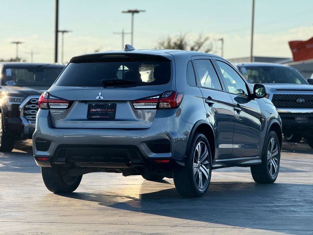 2024 Mitsubishi Outlander Image 8