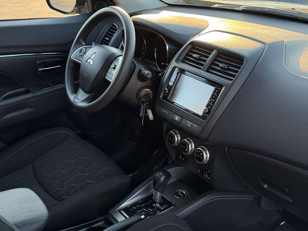 2024 Mitsubishi Outlander Image 12