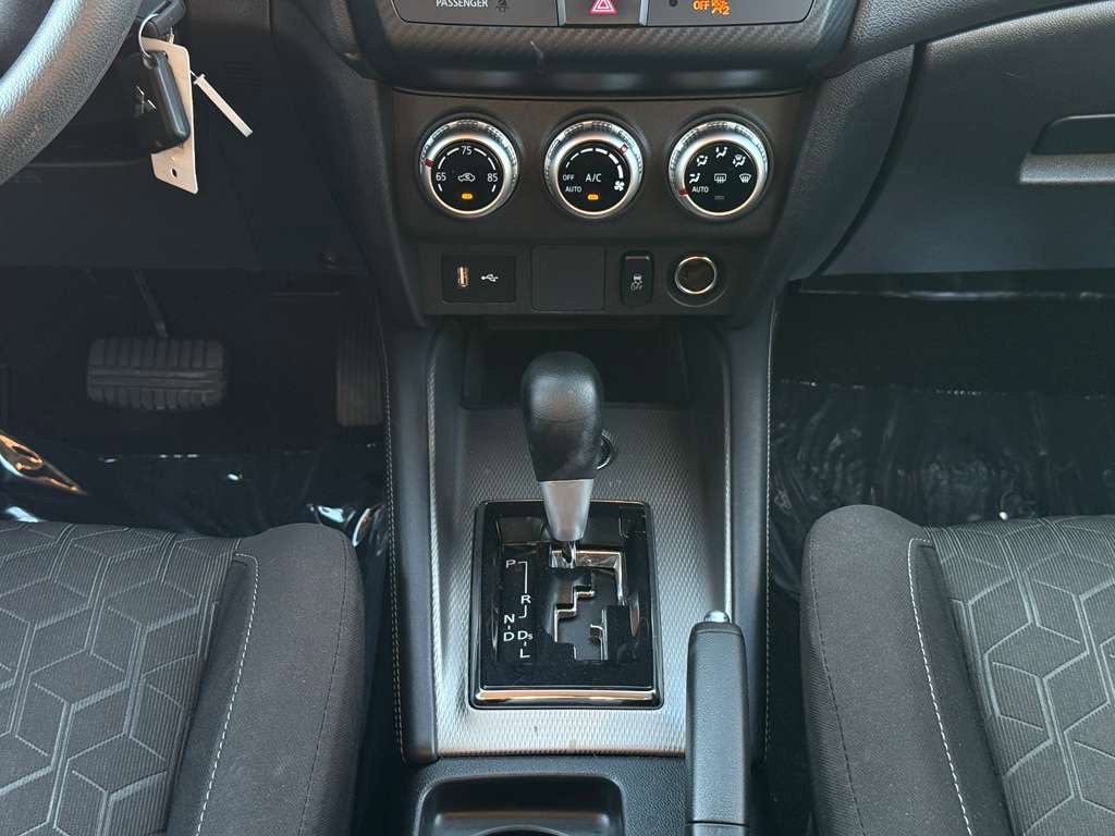 2024 Mitsubishi Outlander Image 21