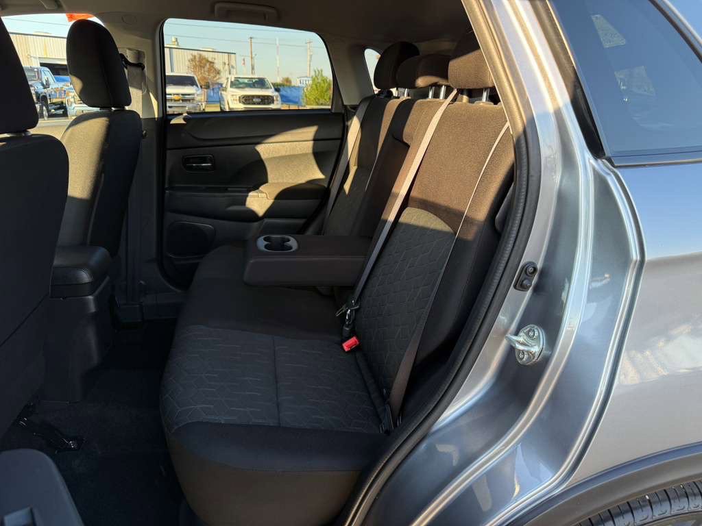 2024 Mitsubishi Outlander Image 26