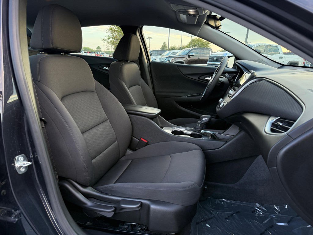 2023 Chevrolet Malibu Image 25