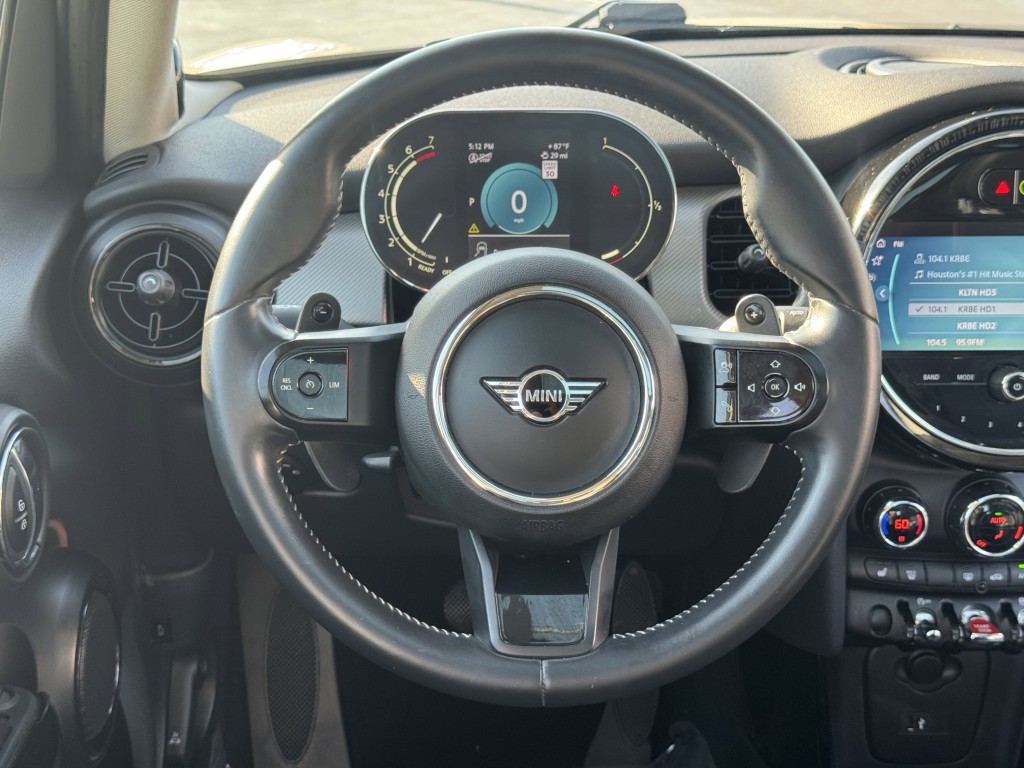 2023 MINI Cooper Image 15