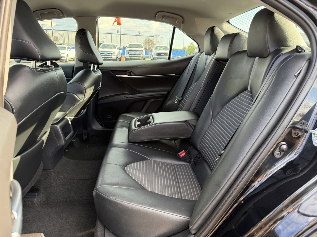 2021 Toyota Camry Image 25