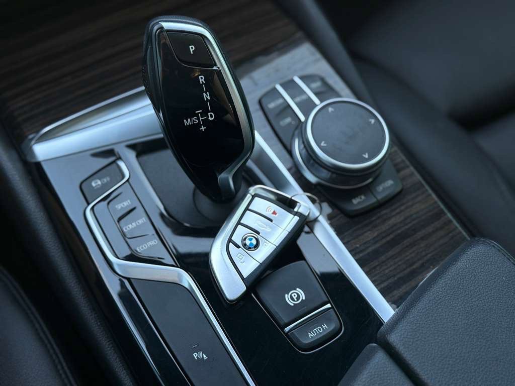 2019 BMW 5 Series Image 24