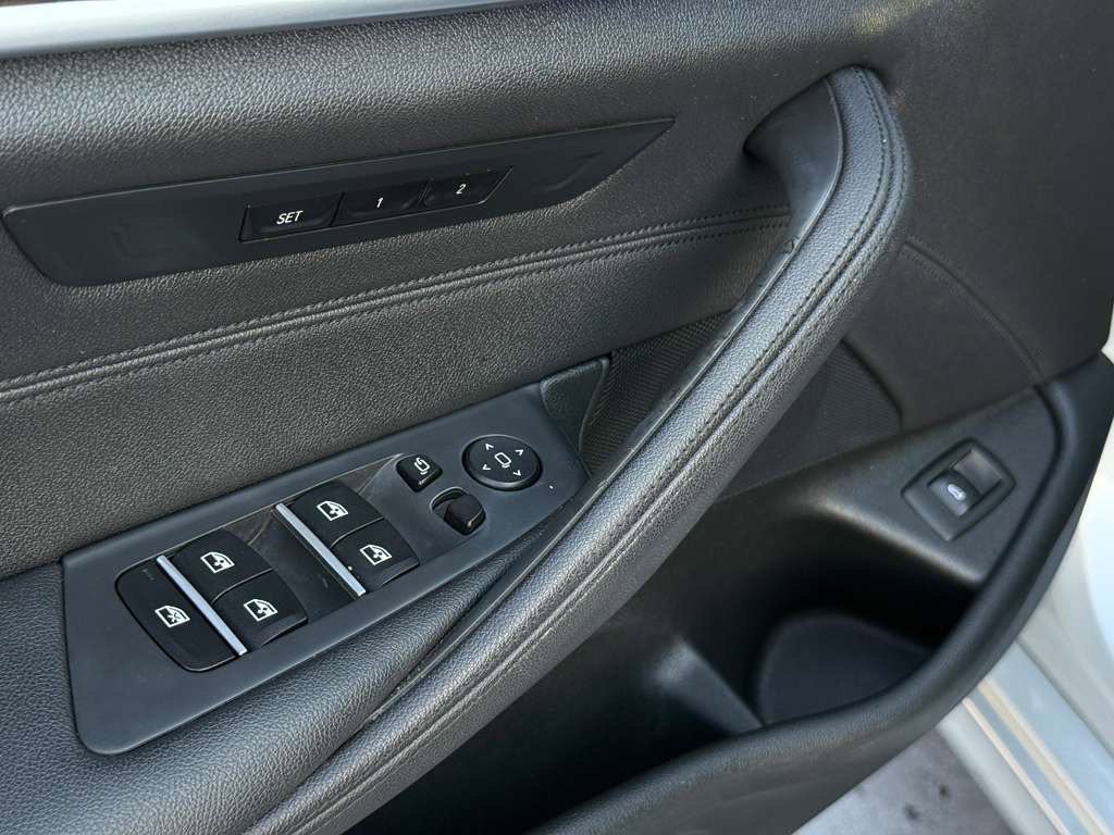 2019 BMW 5 Series Image 25