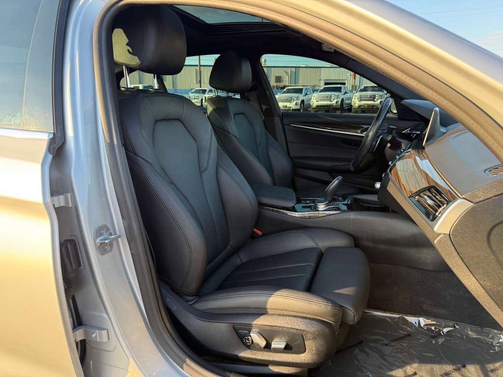 2019 BMW 5 Series Image 27