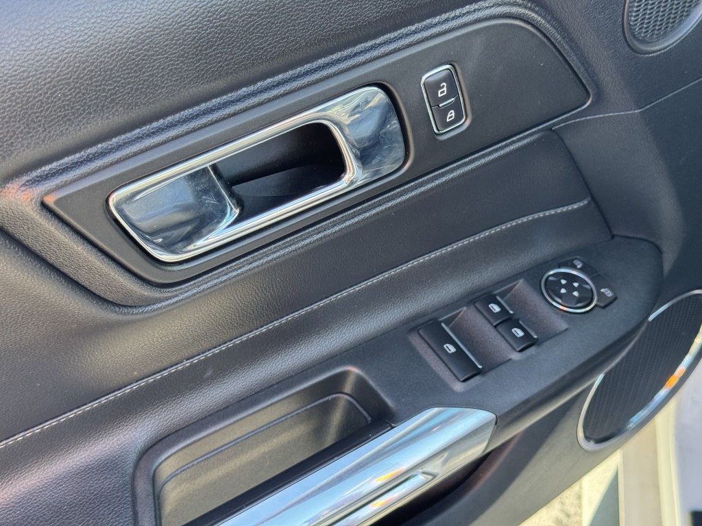2015 Ford Mustang Image 22