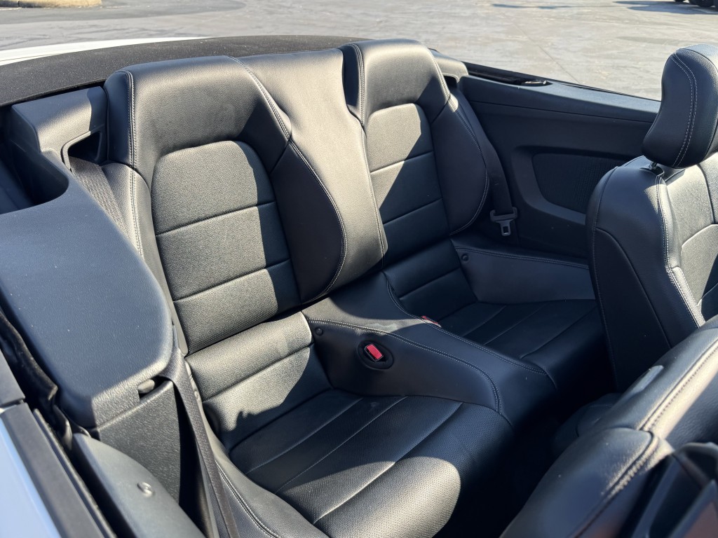 2015 Ford Mustang Image 25