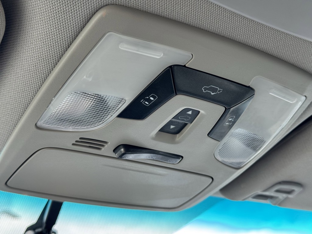 2016 Toyota Sienna Image 20