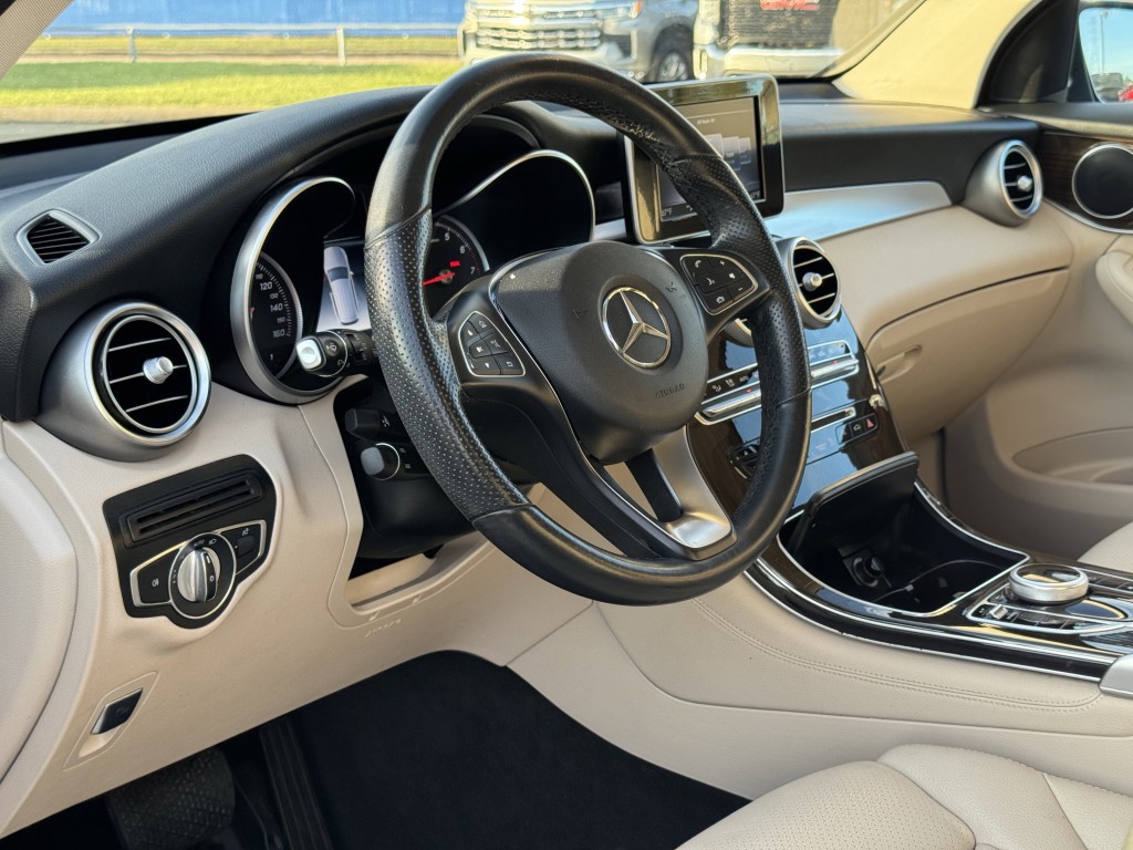 2019 Mercedes-Benz GLC-Class Image 12