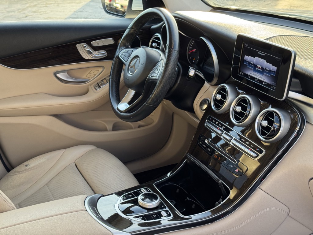 2019 Mercedes-Benz GLC-Class Image 13