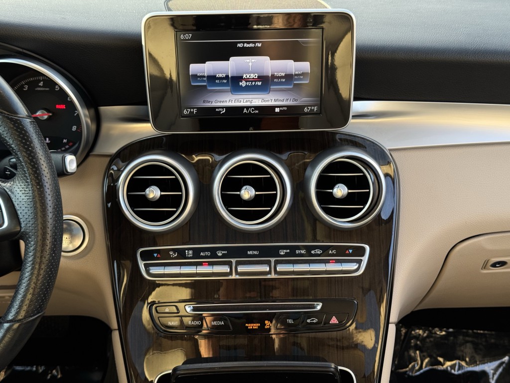 2019 Mercedes-Benz GLC-Class Image 17