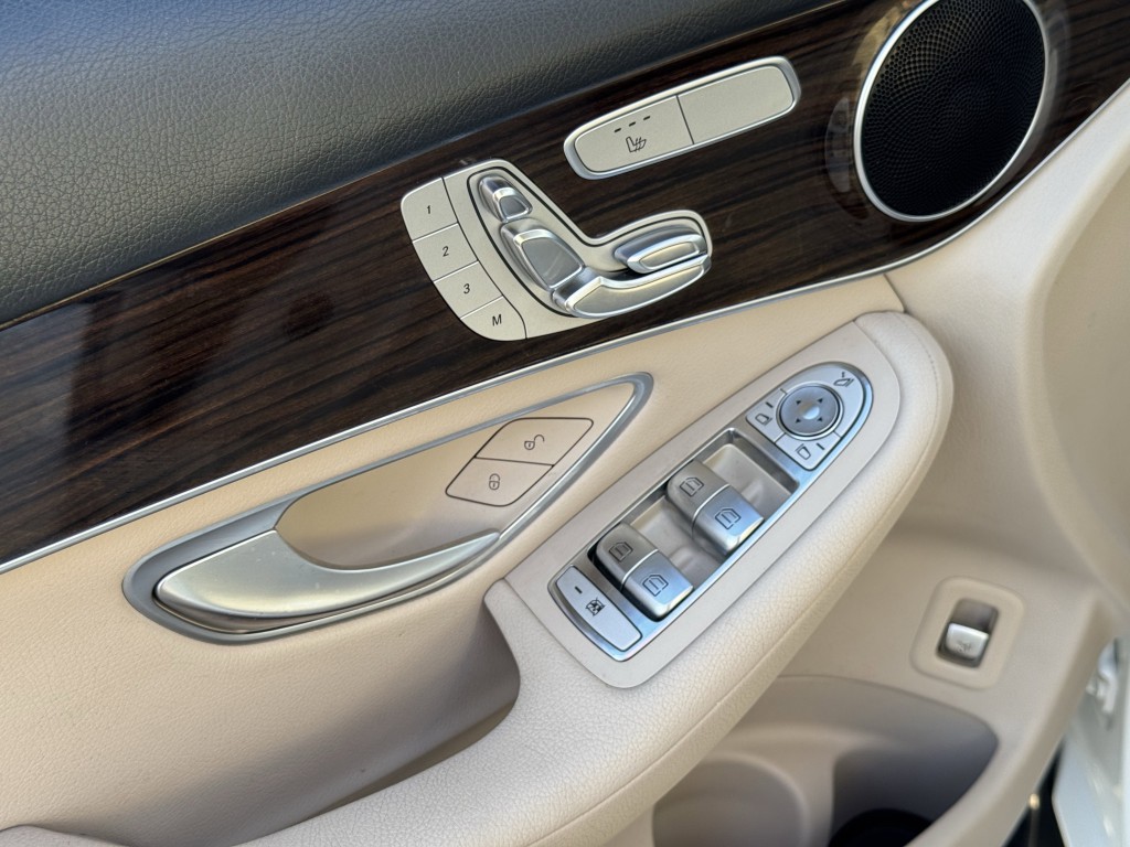 2019 Mercedes-Benz GLC-Class Image 20