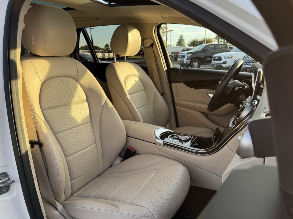 2019 Mercedes-Benz GLC-Class Image 23