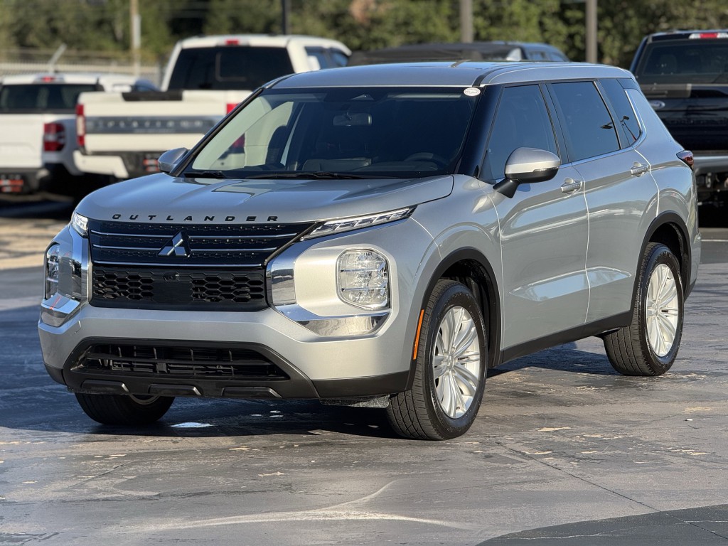 2024 Mitsubishi Outlander Image 5