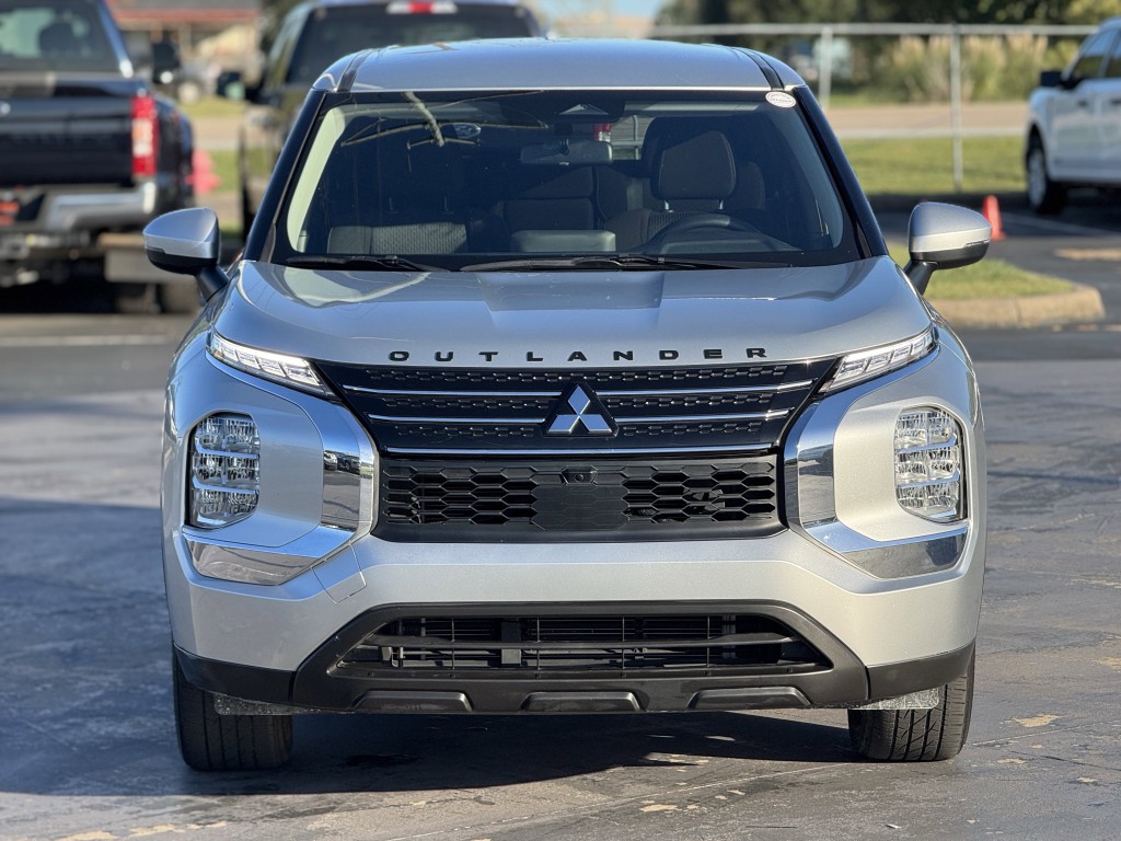 2024 Mitsubishi Outlander Image 6
