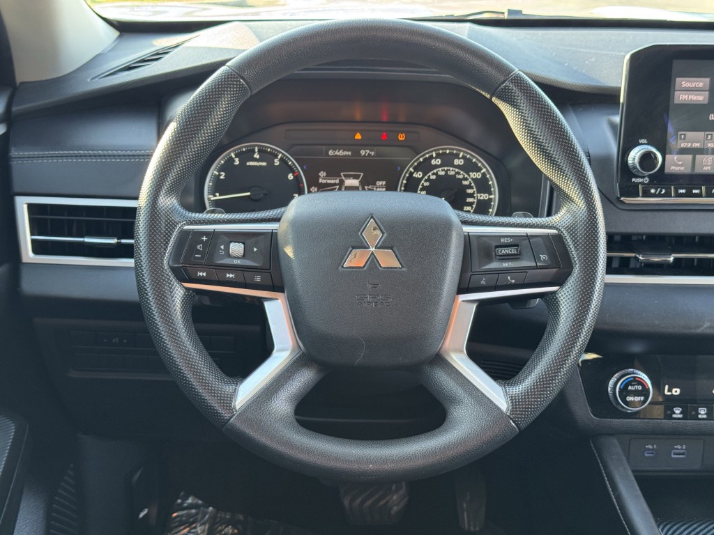 2024 Mitsubishi Outlander Image 16