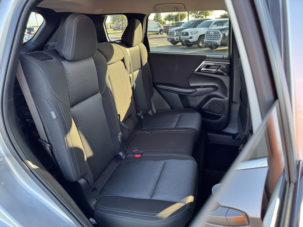 2024 Mitsubishi Outlander Image 26