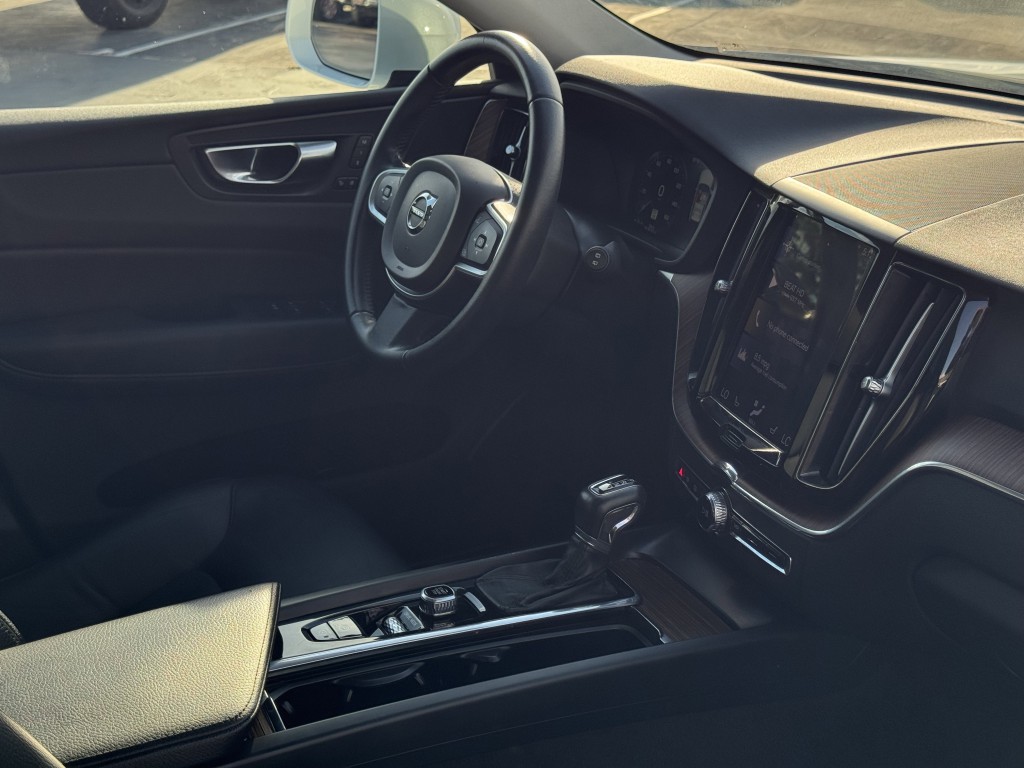 2021 Volvo XC60 Image 13