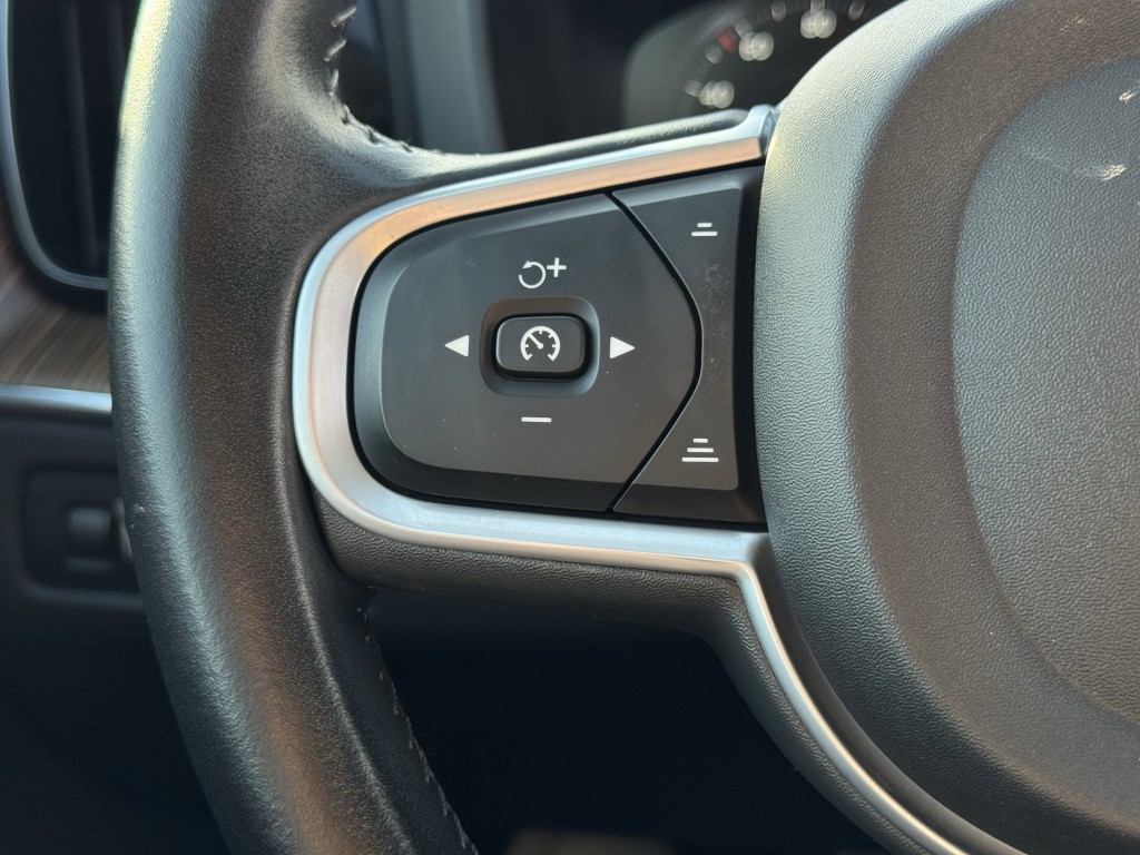 2021 Volvo XC60 Image 16