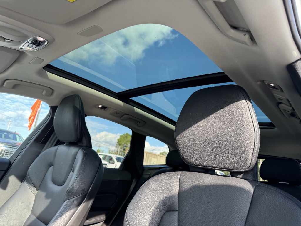 2021 Volvo XC60 Image 28
