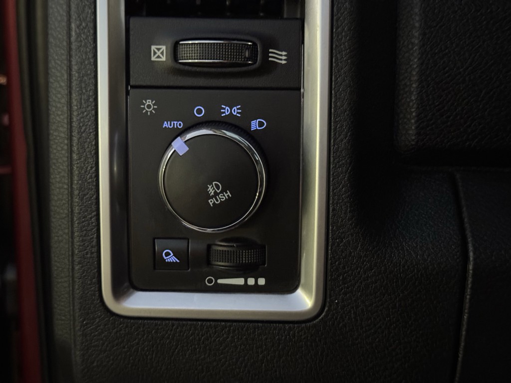 2014 RAM 3500 Image 24
