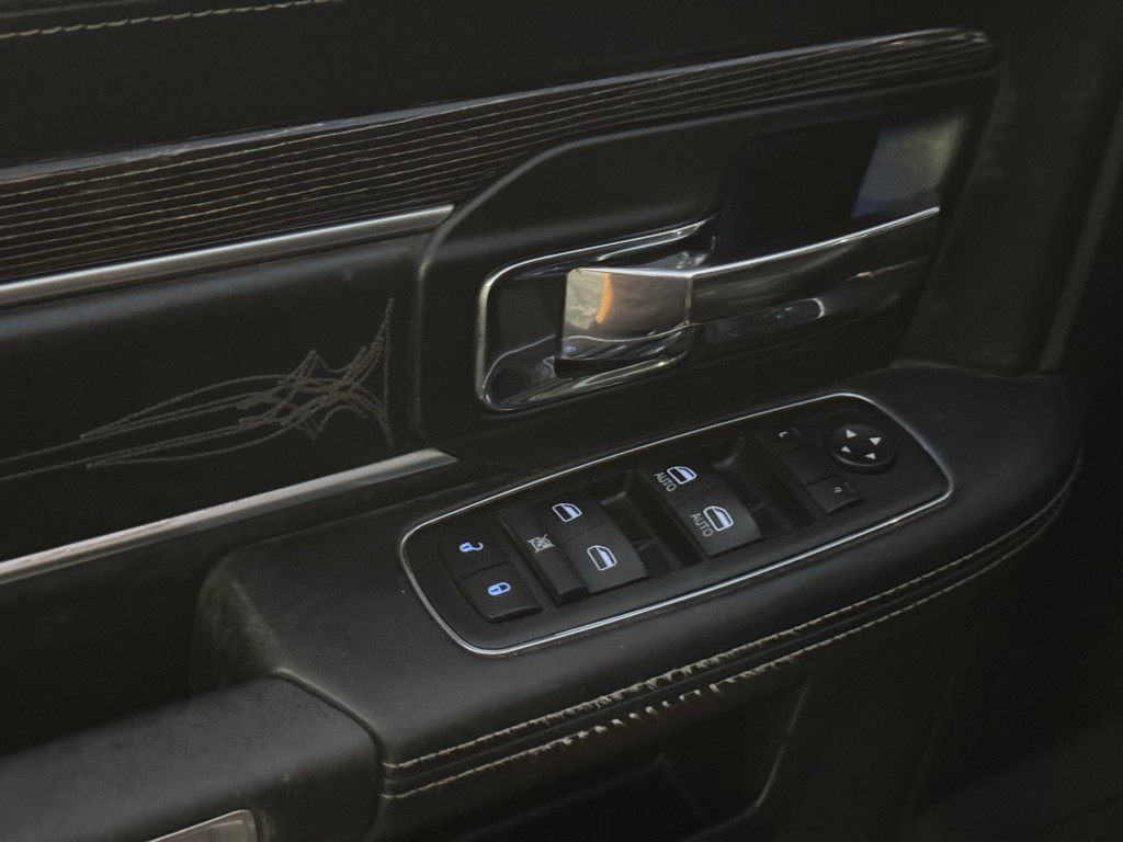 2014 RAM 3500 Image 25