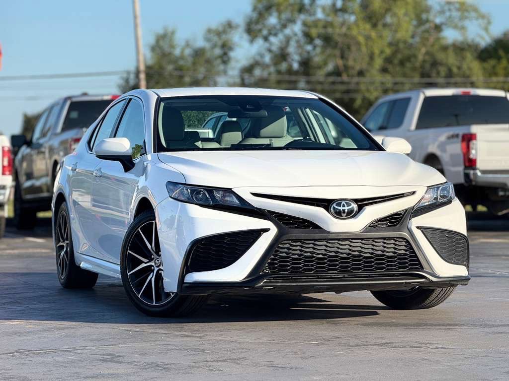 2021 Toyota Camry Image 3